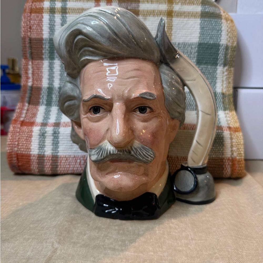 Royal Doulton Green Accent MARK TWAIN